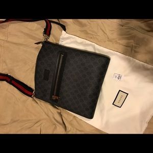 (SOLD) Gucci Messenger Bag